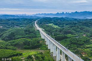 贵南高铁全线开通运营