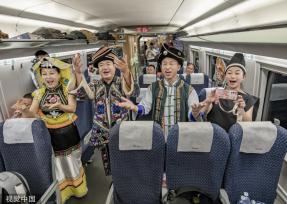 贵南高铁全线开通运营