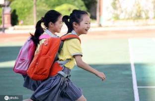 江苏南通：中小学幼儿园迎来报到日