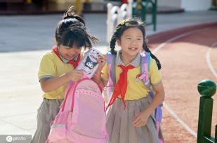 江苏南通：中小学幼儿园迎来报到日