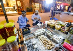 新疆和田：昔日“鸽子巷”变身“网红街”