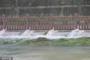 广东东莞：受上游水库泄洪影响 河流水位上涨