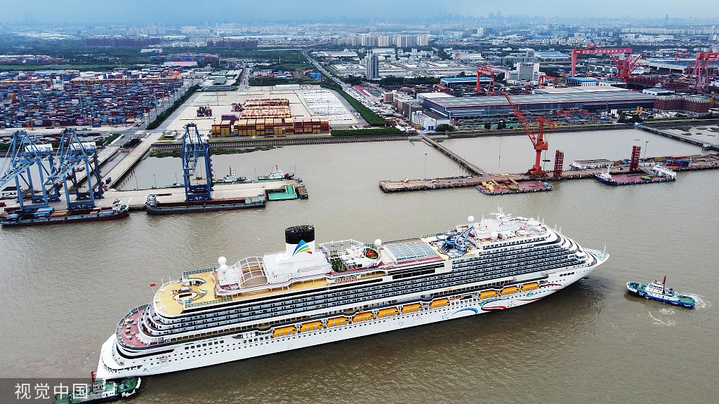 中国首制大型邮轮“爱达·魔都号”完工试航凯旋