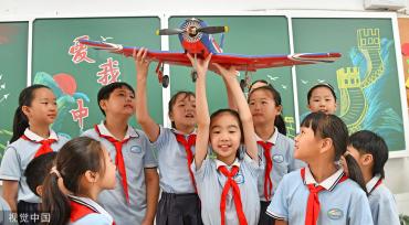 浙江台州：全民国防教育日将至 小学生学习国防知识