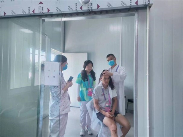 突发故障！“小青荷”暖心帮助阿富汗运动员再出发！