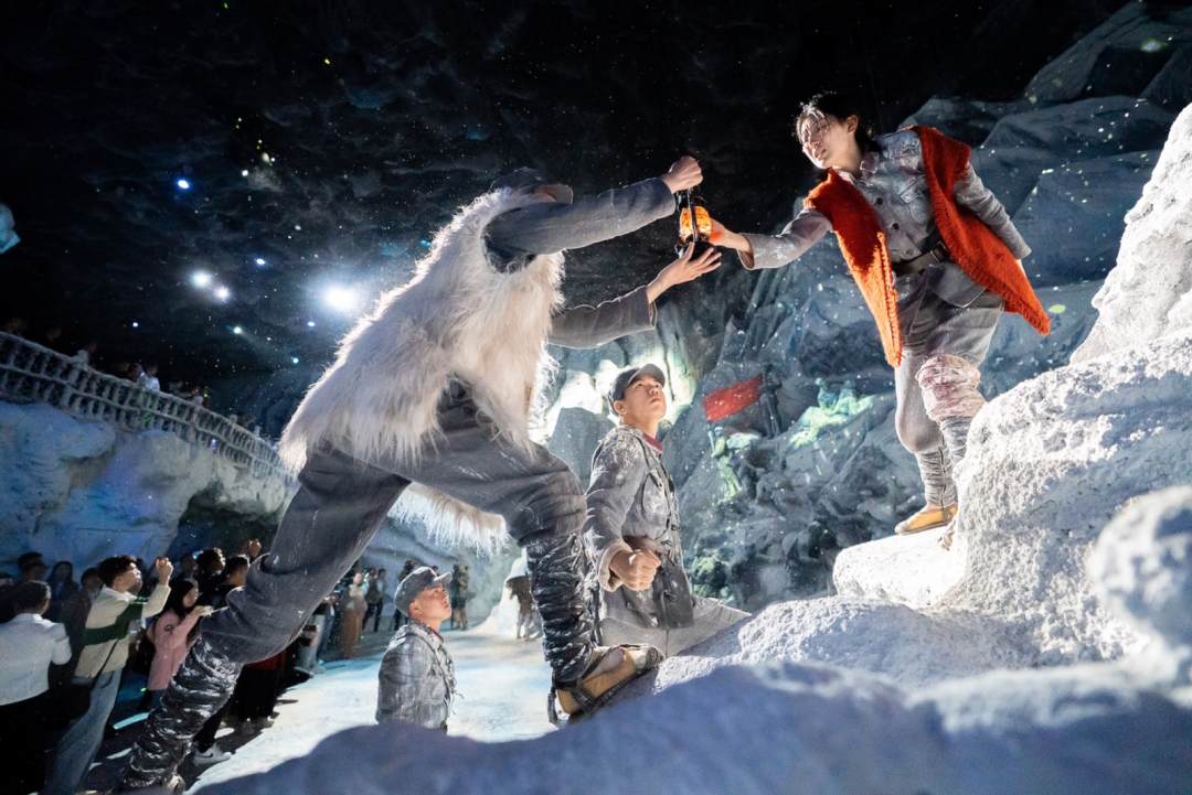 高质量发展调研行 | 打卡首个以长征为主题的全域行浸式数字体验馆“红飘带”