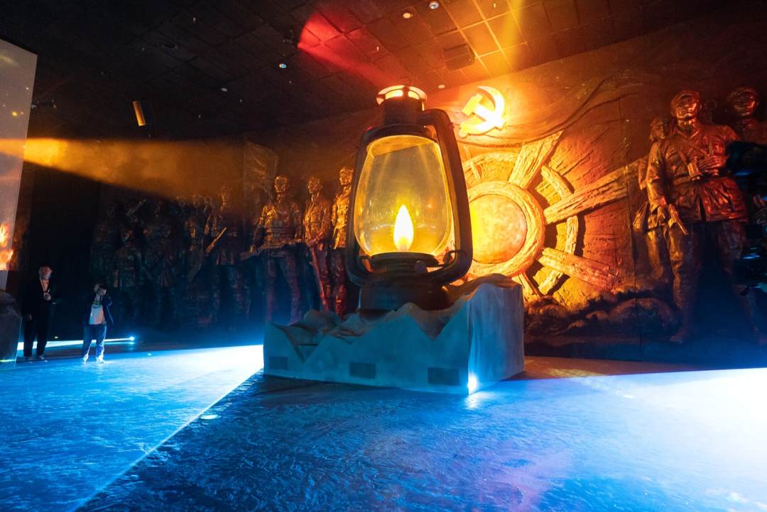 高质量发展调研行 | 打卡首个以长征为主题的全域行浸式数字体验馆“红飘带”