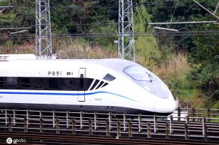 CRH2G型高寒动车组首次上线载客运营