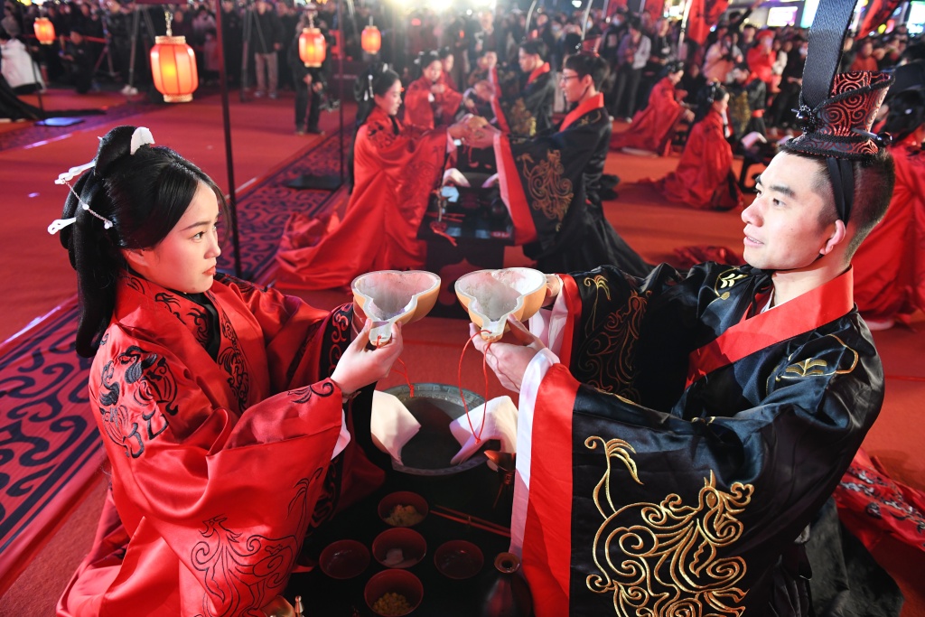 长沙举行第三届湖南汉式集体结婚大典