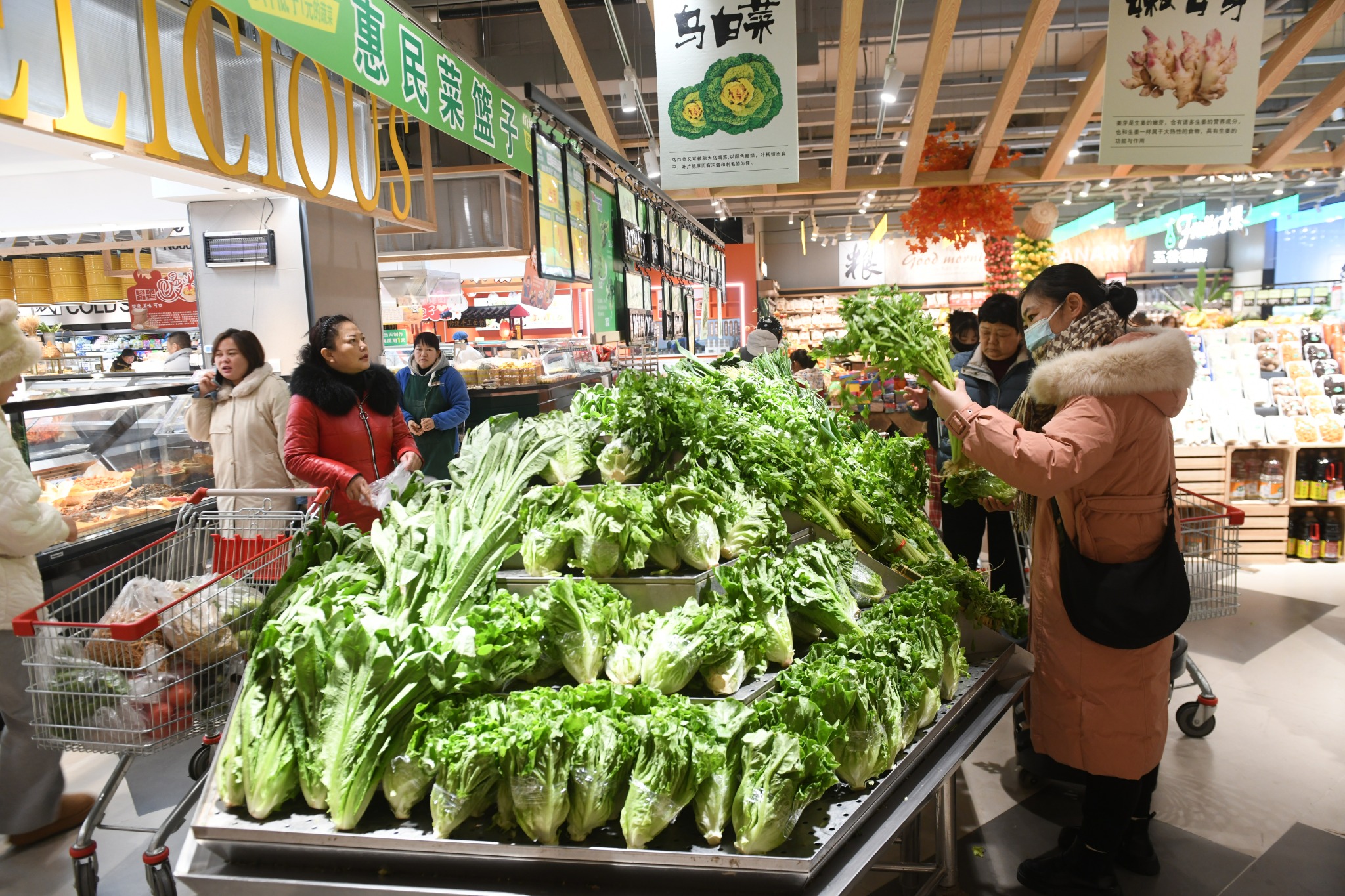 为应对低温雨雪天气 安徽阜阳运行“惠民菜篮子”