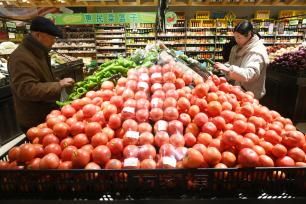 为应对低温雨雪天气 安徽阜阳运行“惠民菜篮子”