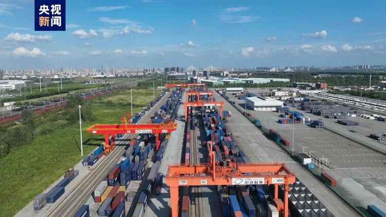 货物运量创新高！“钢铁驼队”带货能力为何强？