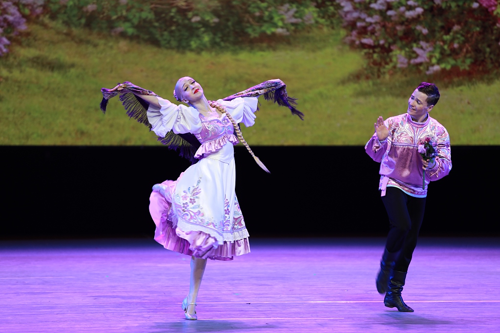 俄罗斯国宝级舞蹈团亮相湖北宜昌剧院