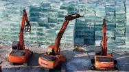 哈尔滨冰雪大世界启动下一冰雪季存冰工作