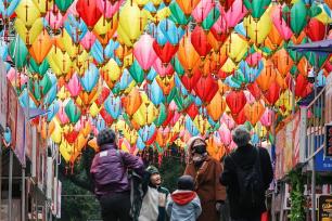 南宁：春节临近 历史文化街区张灯结彩