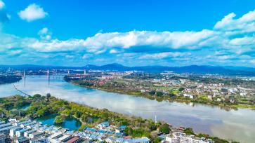 江西赣州：生态文明建设成效显著 三江口水清岸绿