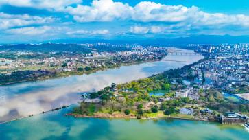 江西赣州：生态文明建设成效显著 三江口水清岸绿