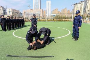 甘肃平凉：民辅警春季大练兵 提升公安队伍实战能力