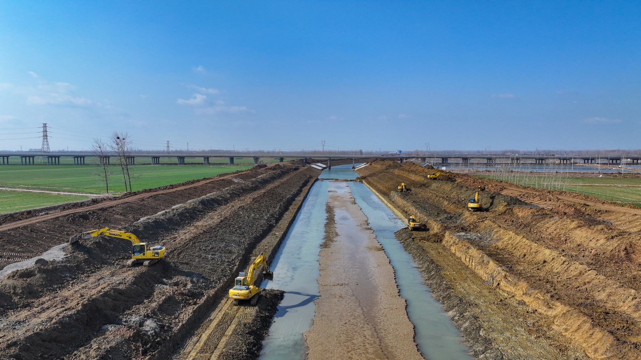 为河道“舒筋活络” 多地开展春季清淤疏浚工程