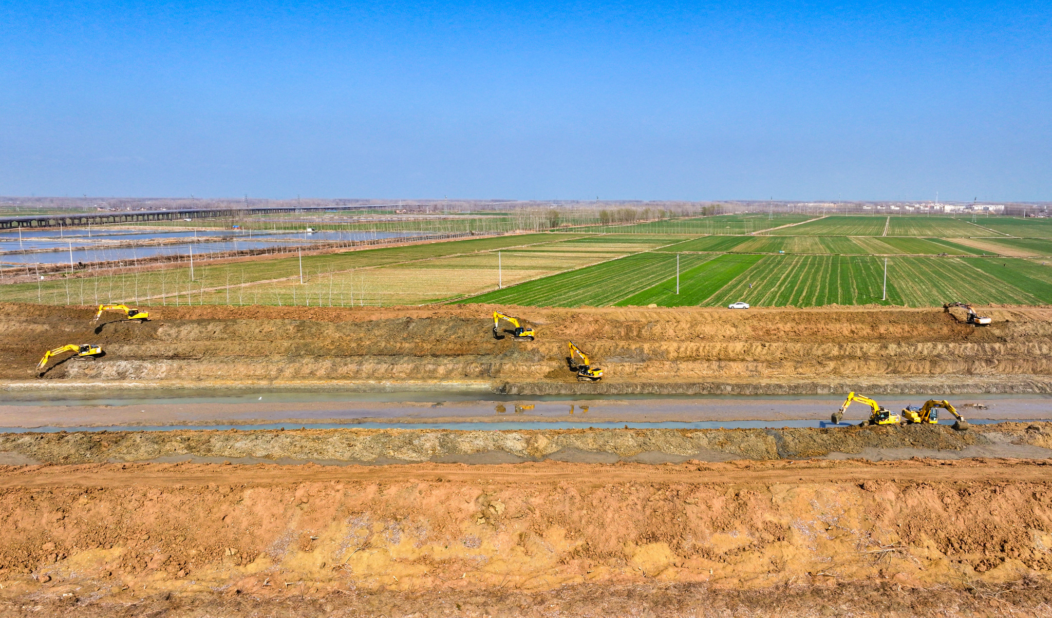为河道“舒筋活络” 多地开展春季清淤疏浚工程