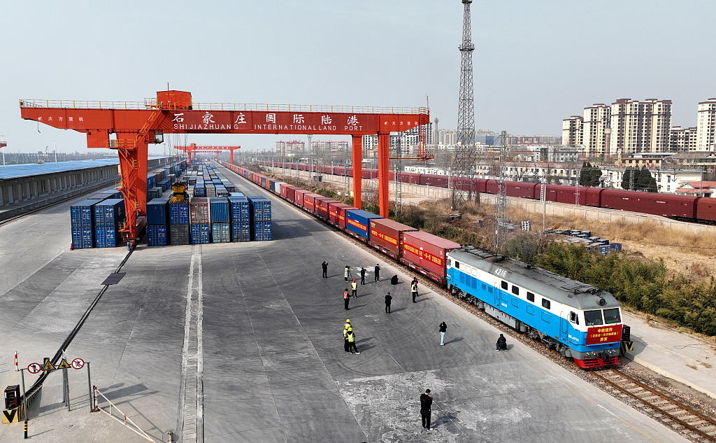 石家庄国际陆港开行首列直通塞尔维亚中欧班列