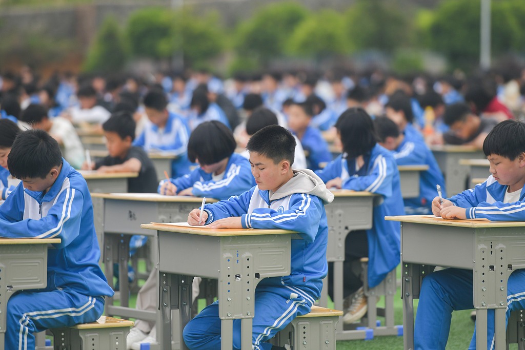 湖南永州：近千名学生参加汉字听写大赛