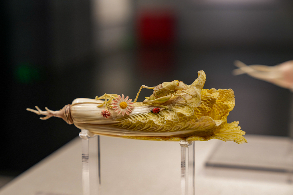 河南博物院文物“象牙萝卜白菜”重现展厅