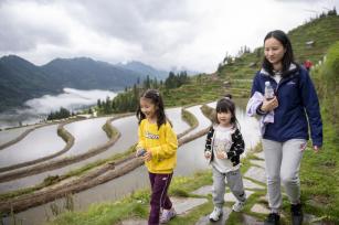 贵州从江：加榜梯田游人如织
