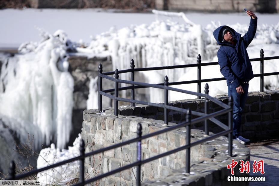 極寒天氣橫掃美國 暴雪導致高速公路封閉