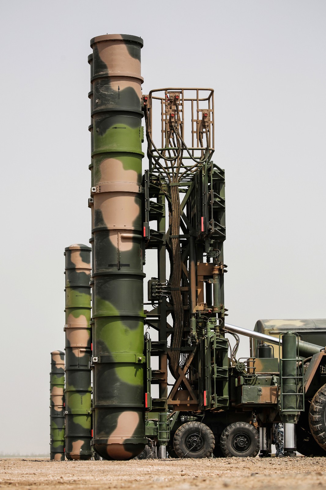 壮观空军红旗9实弹射击高清画面曝光