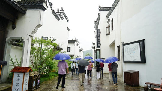 走进杭州文渊狮城 听一场“穿越”1400年的雨