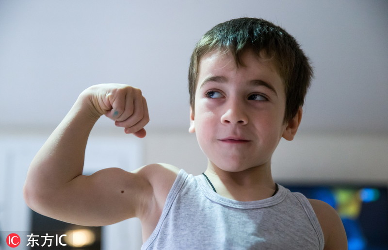 俄车臣共和国5岁男孩2小时做4105个俯卧撑