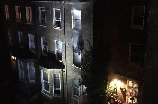 英国伦敦一豪宅突发大火 造成至少1人死亡（图）