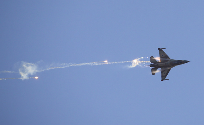 叙利亚军方击落一架以色列F-16战机 飞行员逃生