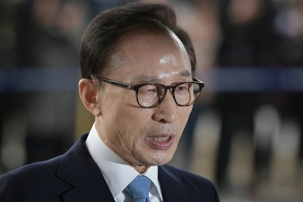 韩媒：李明博卸任五年后受检方传唤 堪称因果报应