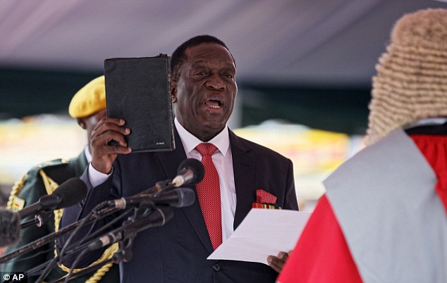 2017年11月24日，姆南加古瓦宣誓就任津巴布韦总统