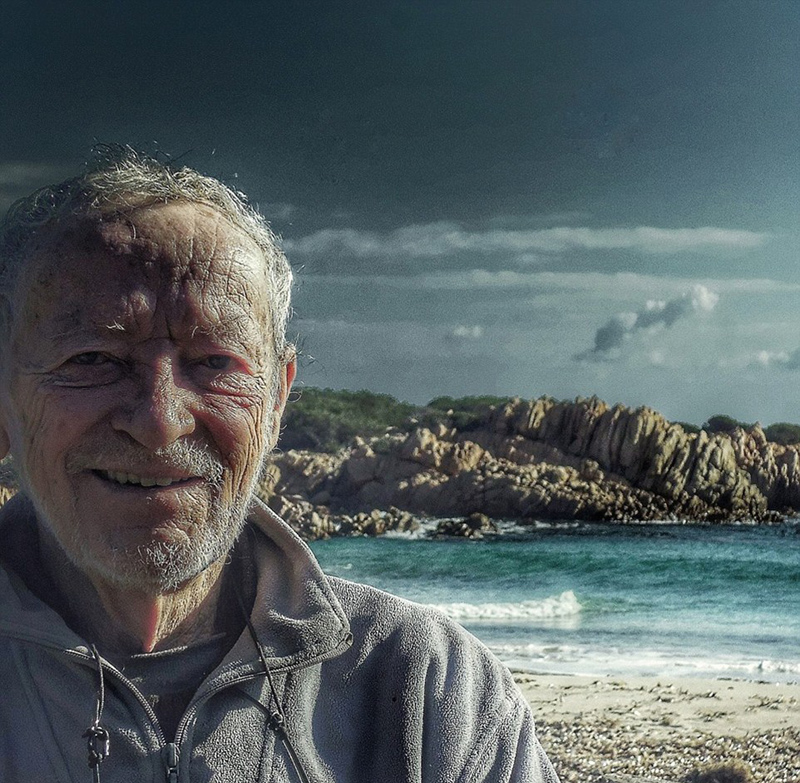 意大利79岁老人独居小岛29年网上晒照引关注