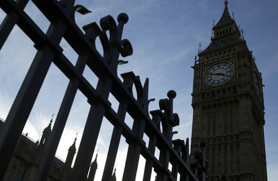 英国将重新审查外国富商签证