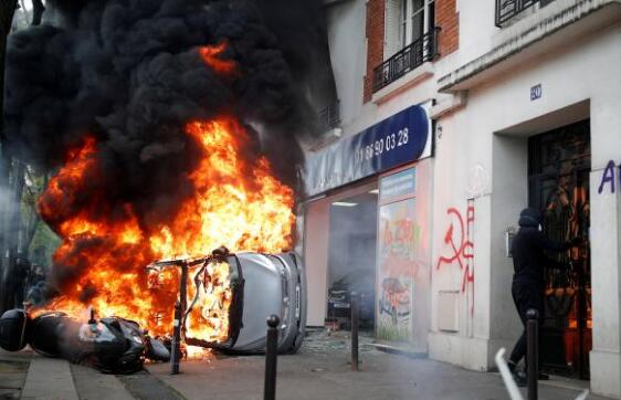 巴黎现50年来最严重“五一骚乱” 109人被拘留