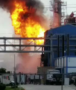 美国得州一工厂发生爆炸 致20人受伤