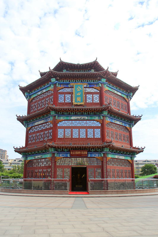 山东莒县岳家村公心赢民心换来小康村