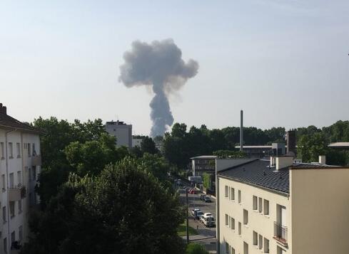 法国斯特拉斯堡市发生不明爆炸 至少11人受伤