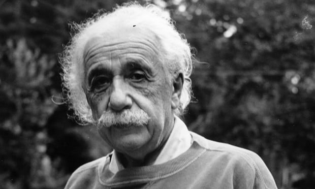 图为爱因斯坦，摄于1921年。