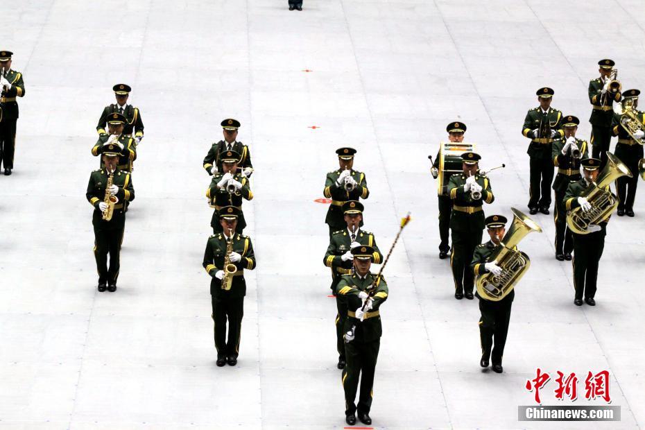 中國軍樂隊亮相哈薩克斯坦