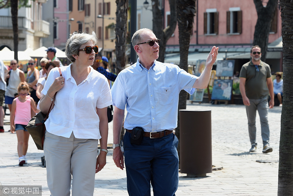 特蕾莎梅与丈夫现身意大利度假风满满
