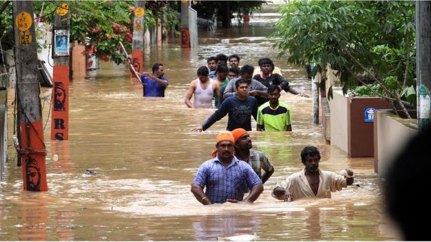 印度暴雨灾情持续恶化 7月以来已致900人死亡