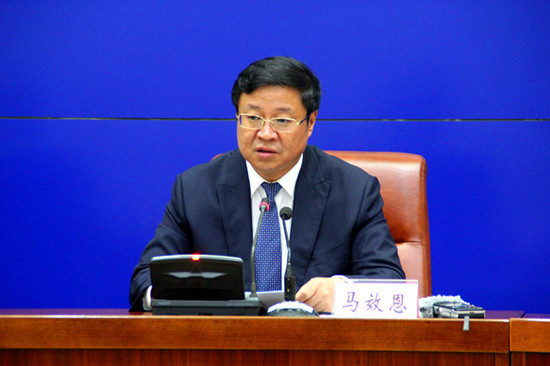 济南市卫计委主任马效恩通报有关工作情况(李旭昊 摄影)