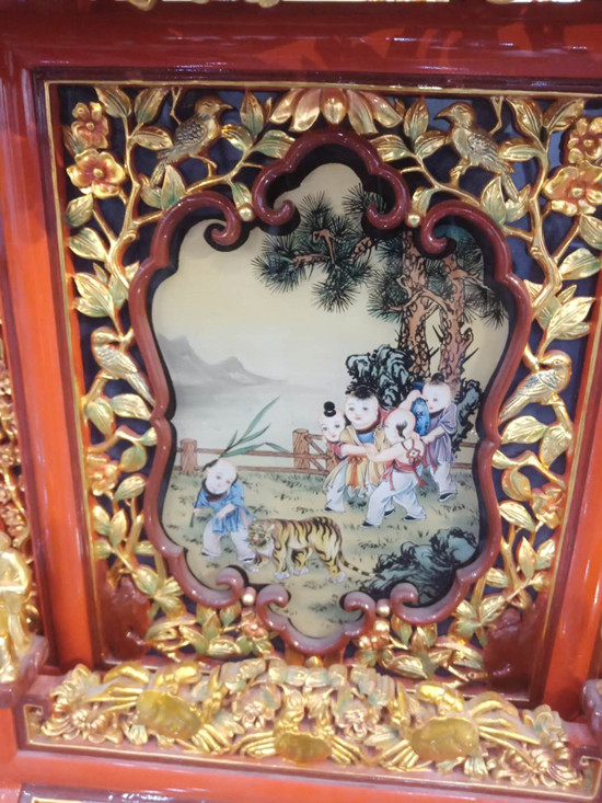 等将领大败金兀术,金兵北撤,赵构派人护送皇家花轿和半副銮驾仪仗