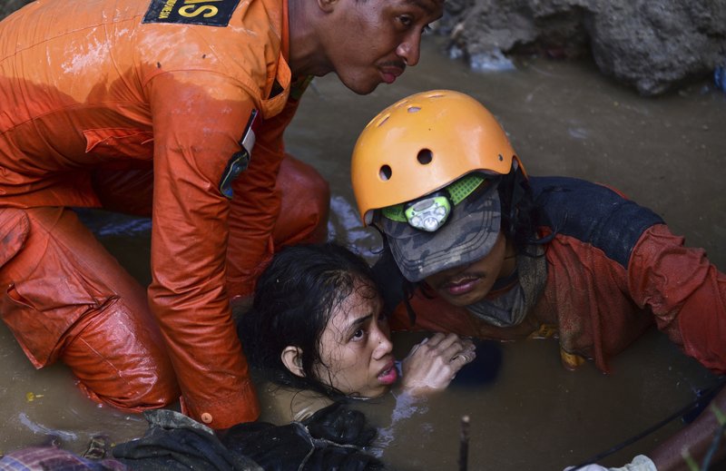 印尼强震及海啸已造成1234人遇难（图）