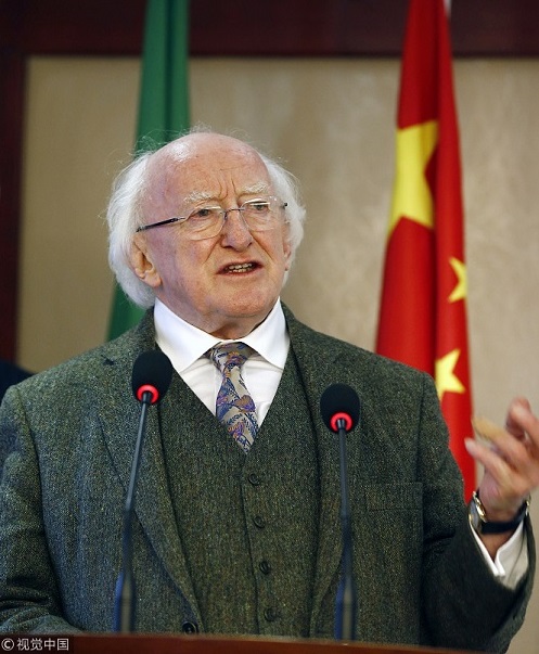 爱尔兰总统大选结果在都柏林城堡发布:迈克尔·希金斯(michael d